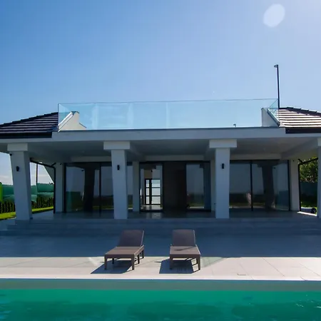 Вилла Julija Surduk